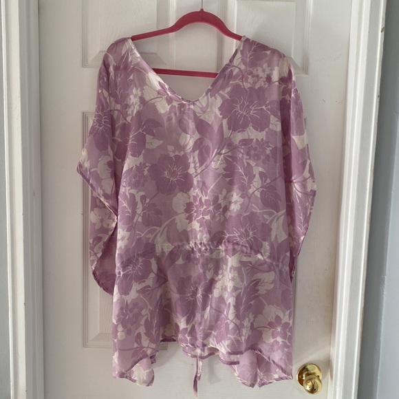 New Dusty lavender & white beach coverup with drawstring-smoke free home - Picture 3 of 5